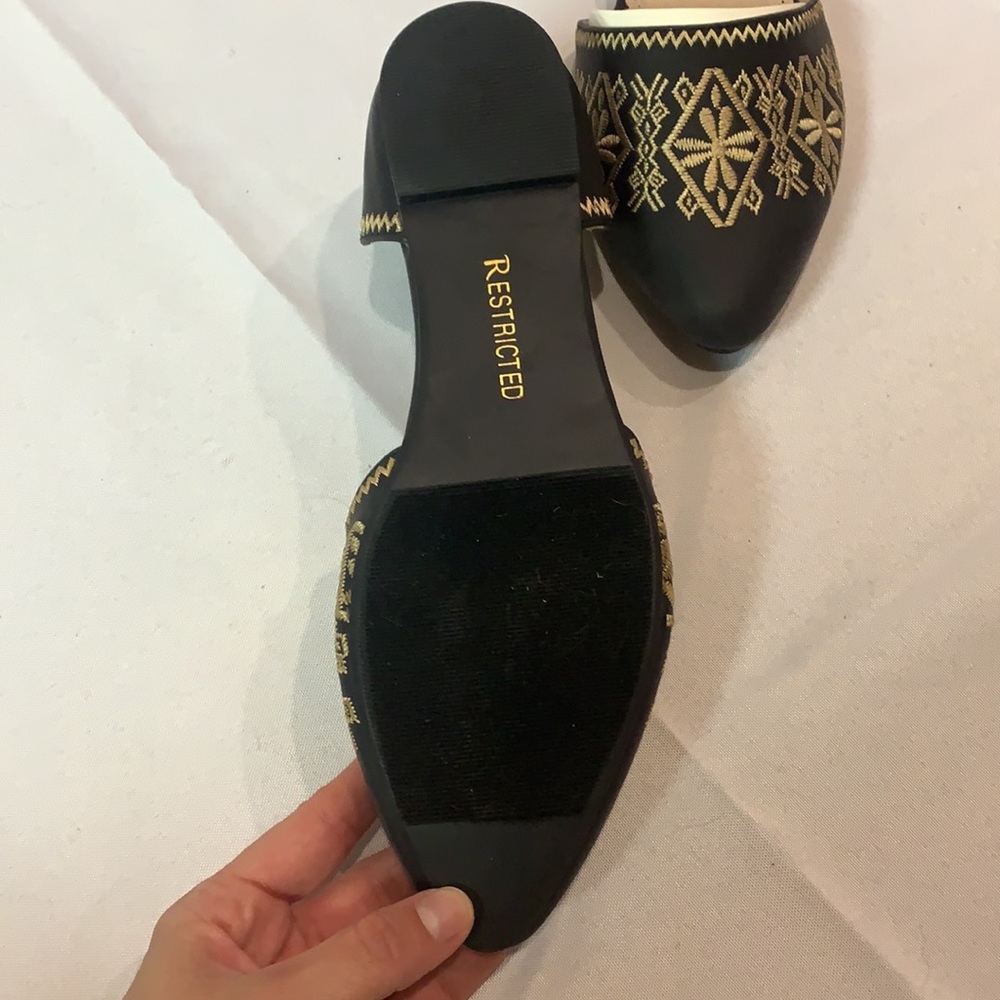 Embroidered Flats - Picture 3 of 3